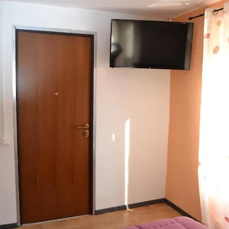 Casa Yoghi Gæstehus Cadenazzo